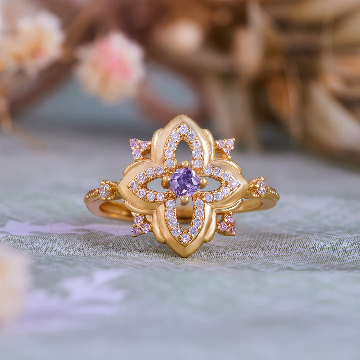 Olivenorma Amethyst Palace Retro-Ring mit geschnitztem Design