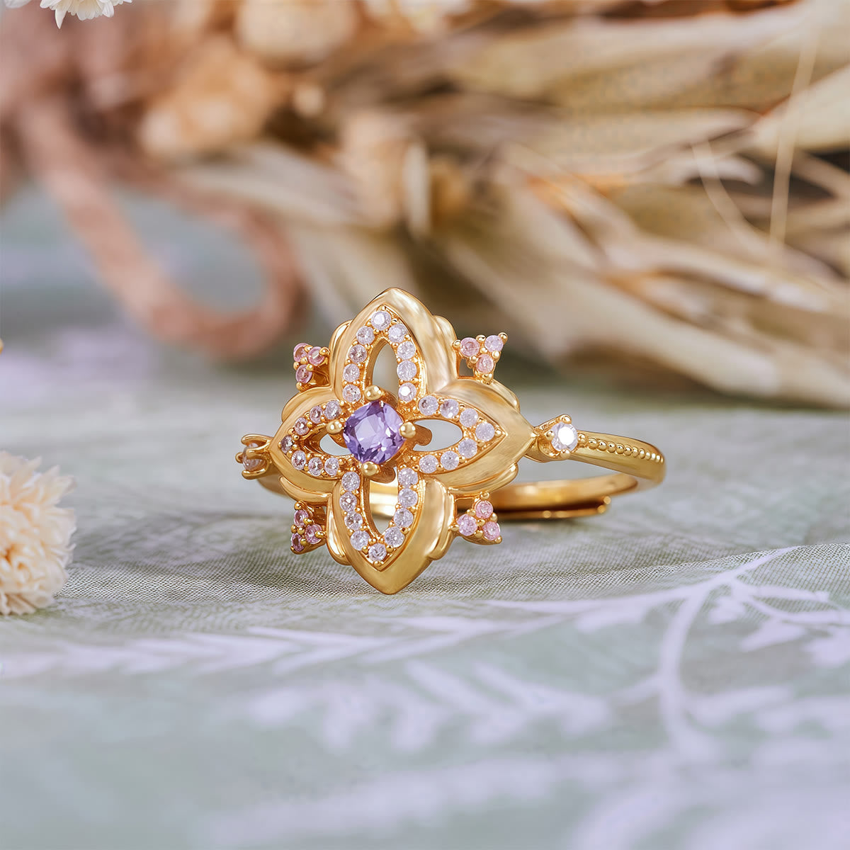 Olivenorma Amethyst Palace Retro-Ring mit geschnitztem Design