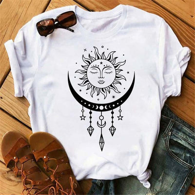 Olivenorma T-Shirt aus Baumwolle mit Mond- und Schmetterlingsdruck