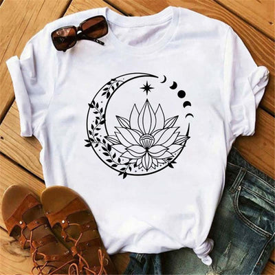 Olivenorma Polyester T-Shirt mit Mond- und Lotus-Aufdruck