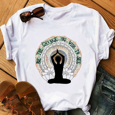 Olivenorma T-Shirt mit Buddha-Chakra-Meditation und Zen-Hobo-Boho-Print