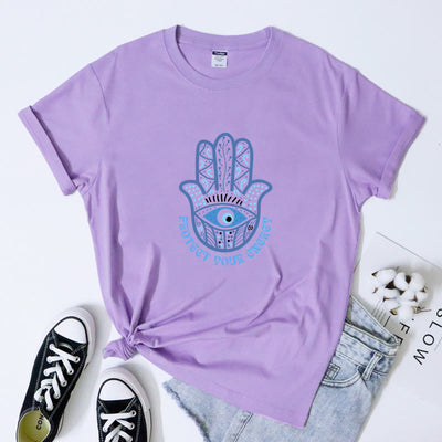 Olivenorma T-Shirt mit Aufdruck „Schutz vor bösem Blick und Hamsa“