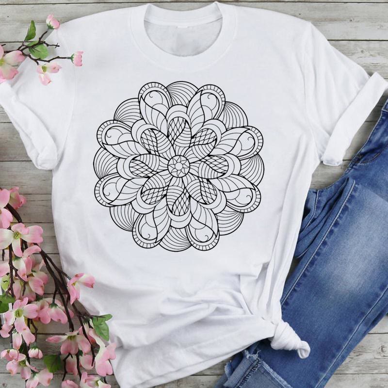 Olivenorma Chenille T-Shirt mit buntem Lotus-Elefanten-Aufdruck