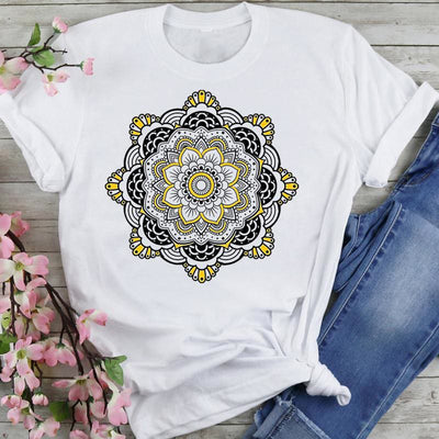 Olivenorma Chenille T-Shirt mit buntem Lotus-Elefanten-Aufdruck