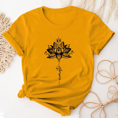 Olivenorma – Kurzärmliges T-Shirt mit Rundhalsausschnitt und Lotus- und Buchstabendruck