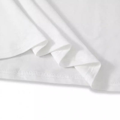Olivenorma – Weißes T-Shirt mit „Blauem Bösen Blick“-Print