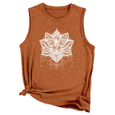 Olivenorma – Ärmelloses, großes Trägershirt mit Lotus-Print