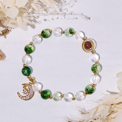 Olivenorma Armband mit Mondanhänger und grünen Phantomquarzperlen