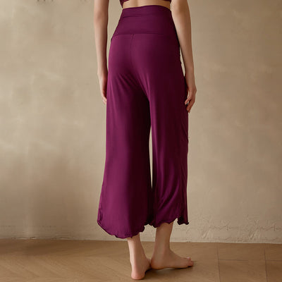 Olivenorma – Dehnbare, kurze, ausgestellte Yogahose
