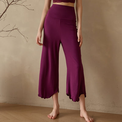 Olivenorma – Dehnbare, kurze, ausgestellte Yogahose