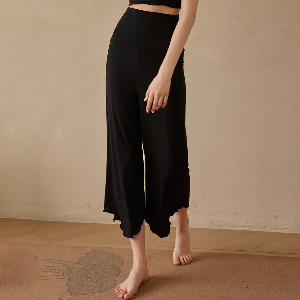 Olivenorma – Dehnbare, kurze, ausgestellte Yogahose
