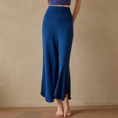 Olivenorma – Dehnbare, kurze, ausgestellte Yogahose
