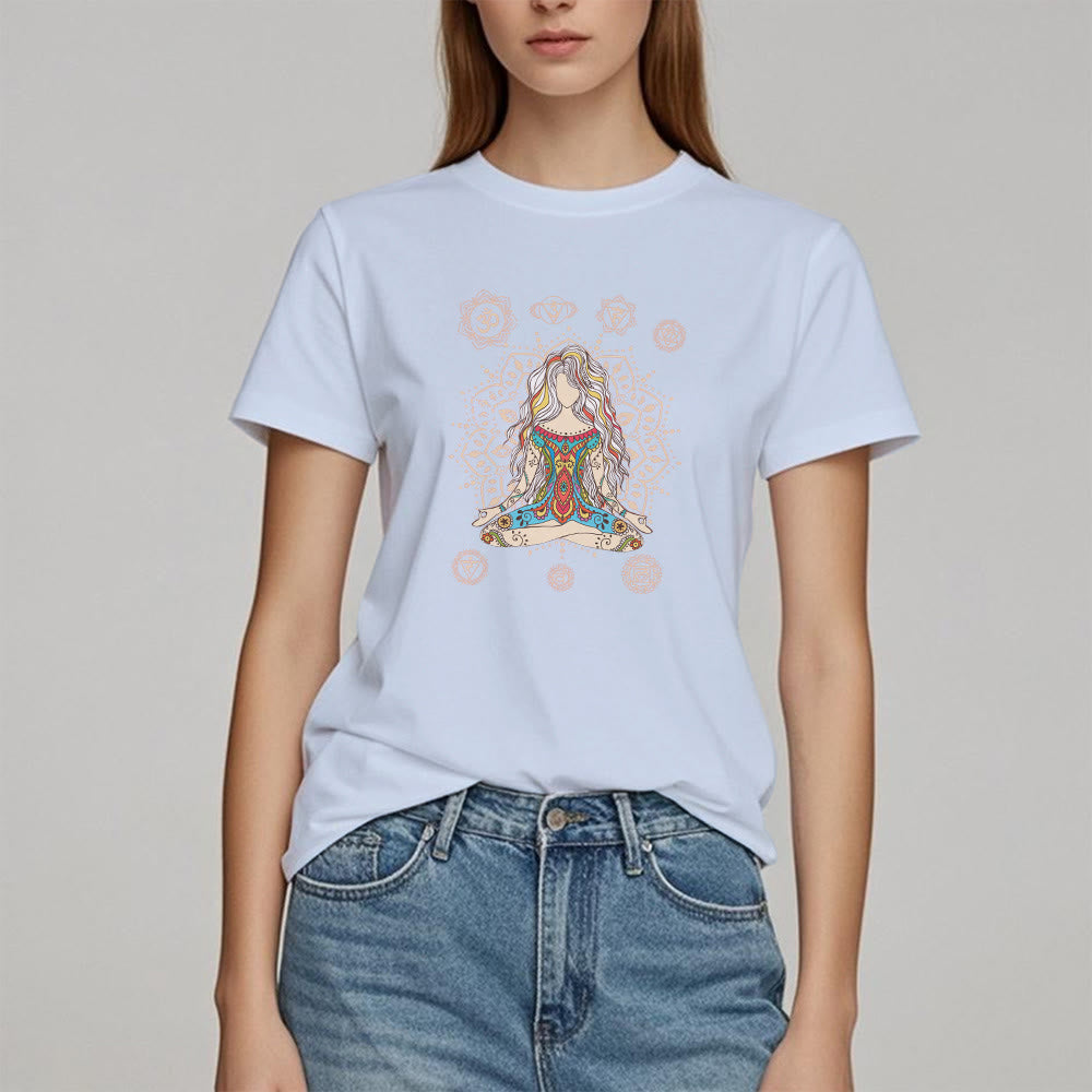 Olivenorma – Baumwoll-T-Shirt „Meditierende Göttin“