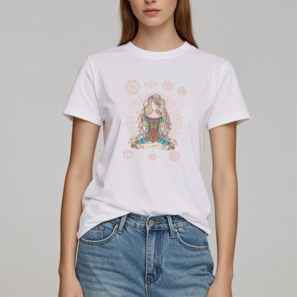 Olivenorma – Baumwoll-T-Shirt „Meditierende Göttin“