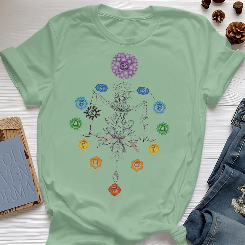 Olivenorma Verwurzeltes Chakra-Energie-T-Shirt