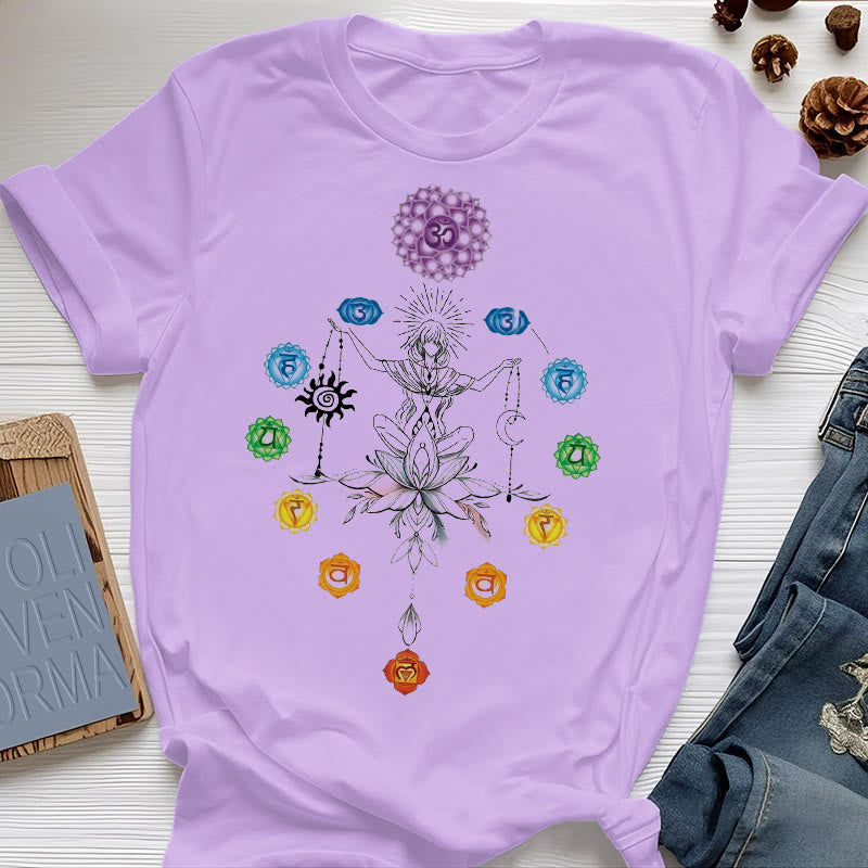 Olivenorma Verwurzeltes Chakra-Energie-T-Shirt