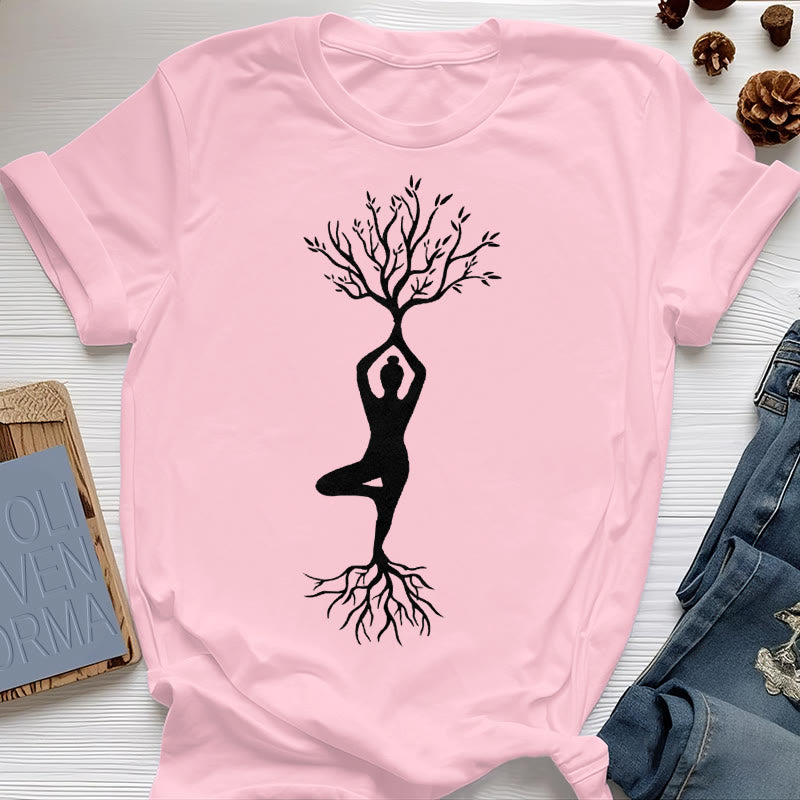Olivenorma Verwurzelte Yoga-Baum-Pose T-Shirt