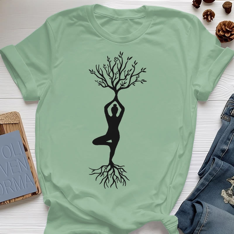 Olivenorma Verwurzelte Yoga-Baum-Pose T-Shirt