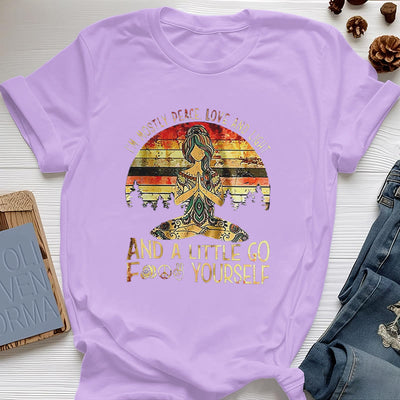 Olivenorma T-Shirt mit Aufschrift „Mostly Peace“