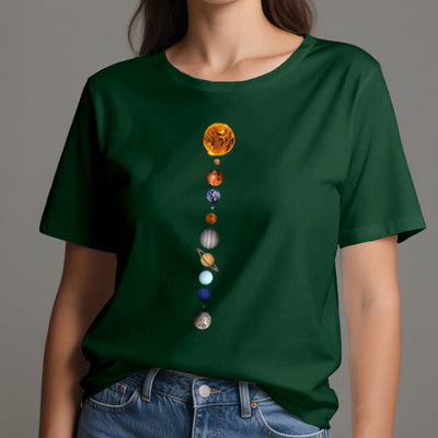 Olivenorma – T-Shirt mit Sonnensystem-Galaxien-Print