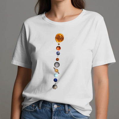 Olivenorma – T-Shirt mit Sonnensystem-Galaxien-Print
