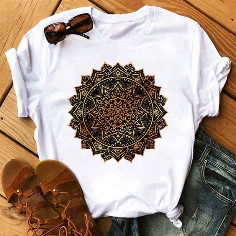 Olivenorma – Weißes T-Shirt mit farbigem geometrischem Lotus-Print