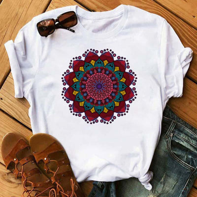 Olivenorma – Weißes T-Shirt mit farbigem geometrischem Lotus-Print