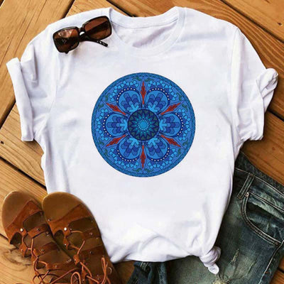 Olivenorma – Weißes T-Shirt mit farbigem geometrischem Lotus-Print
