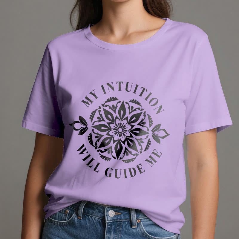 Olivenorma T-Shirt mit Blumenmuster „Meine Intuition wird mich leiten“ - image 17