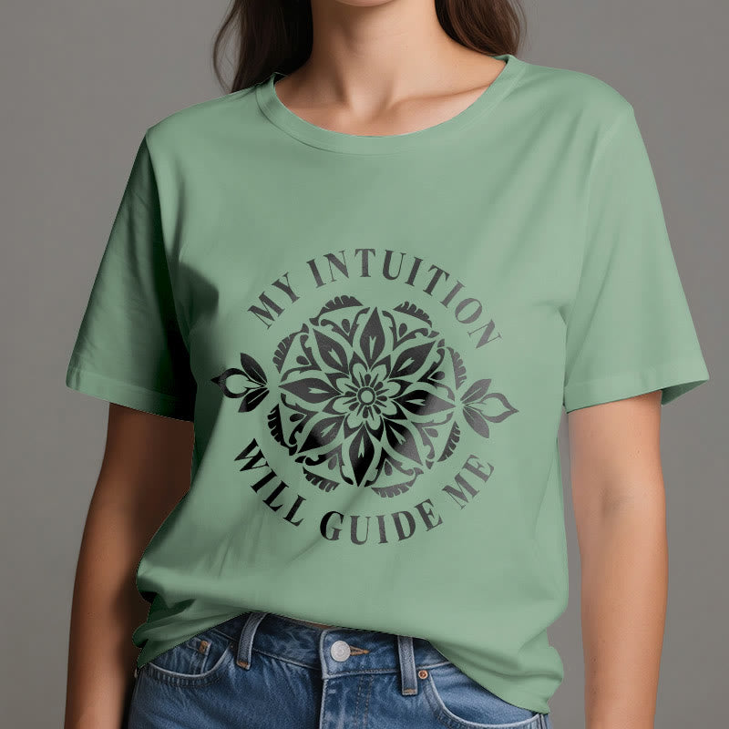Olivenorma T-Shirt mit Blumenmuster „Meine Intuition wird mich leiten“ - image 19