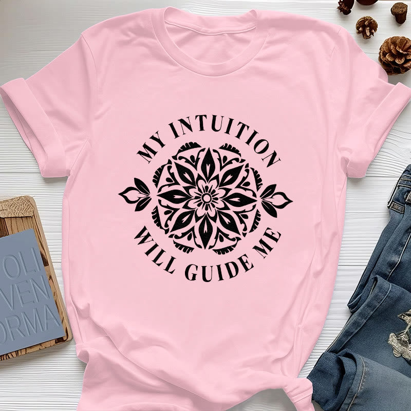 Olivenorma T-Shirt mit Blumenmuster „Meine Intuition wird mich leiten“ - Rosa - 2XL - image 14