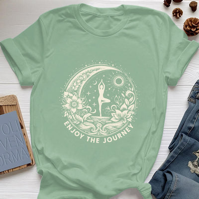 Olivenorma "GENIESSEN SIE DIE REISE" Yoga Spirituelles T-Shirt - Hellgrün - 2XL - image 1