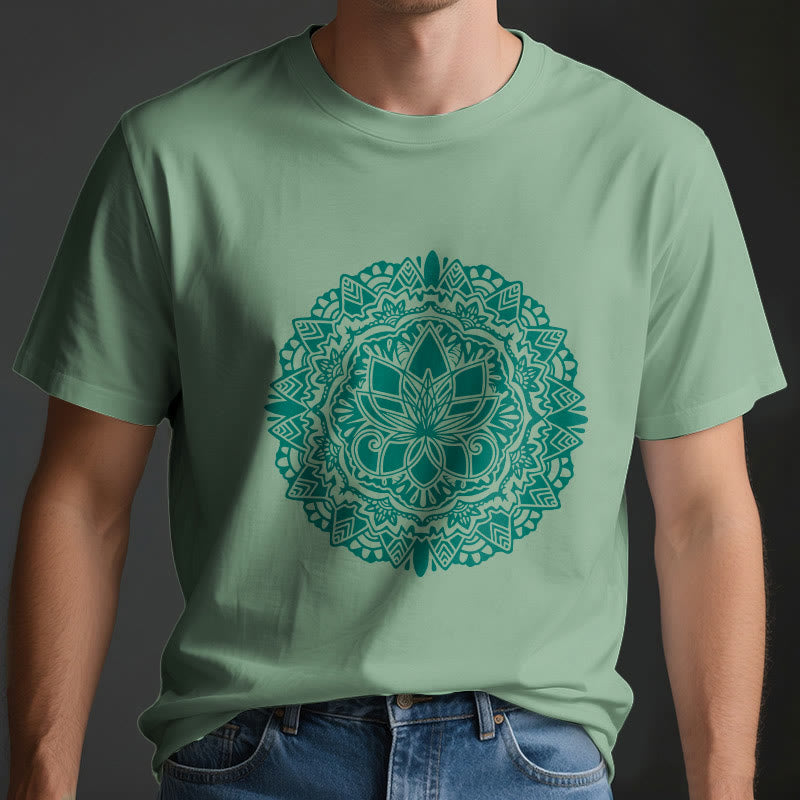 Olivenorma – T-Shirt mit grünem Lotus-Print