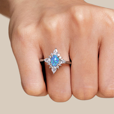 Olivenorma „Uniquely Yours“ Strahlender Opal-Sternring