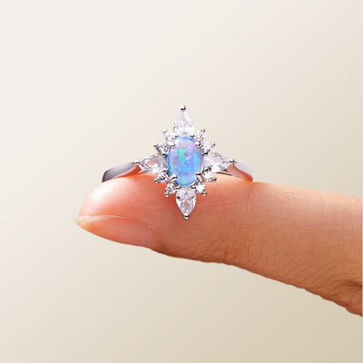 Olivenorma „Uniquely Yours“ Strahlender Opal-Sternring
