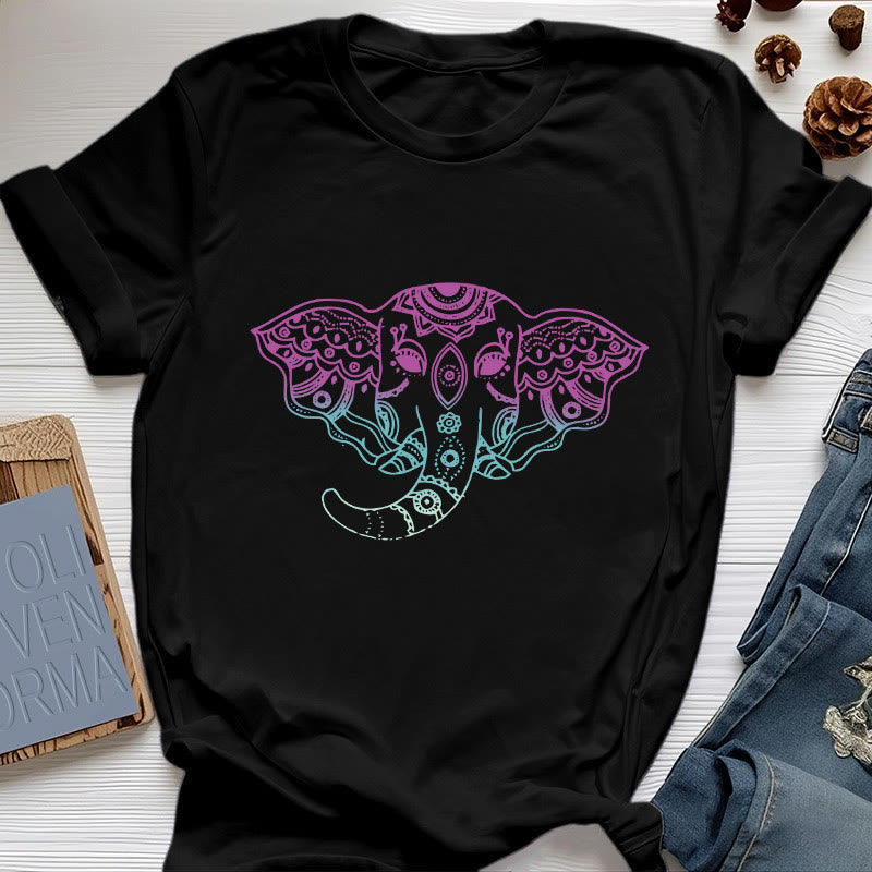 Olivenorma – Baumwoll-T-Shirt mit mystischem Elefanten-Mandala