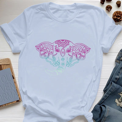 Olivenorma – Baumwoll-T-Shirt mit mystischem Elefanten-Mandala