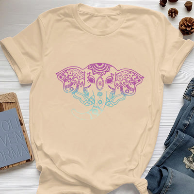 Olivenorma – Baumwoll-T-Shirt mit mystischem Elefanten-Mandala