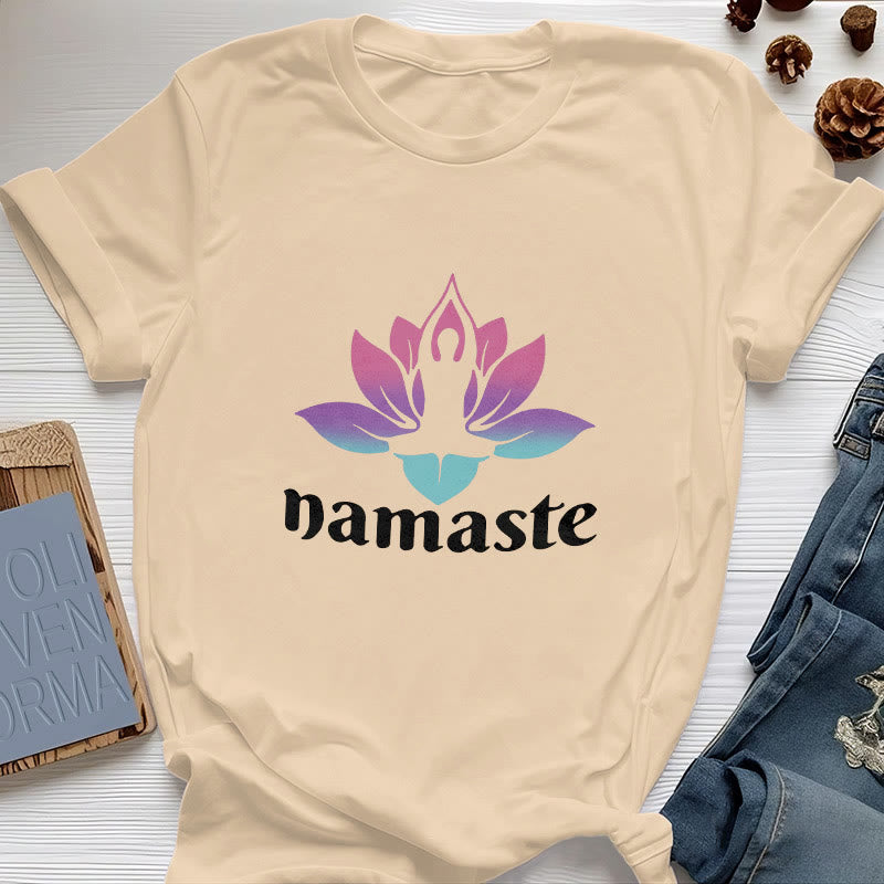 Olivenorma – T-Shirt aus Baumwolle mit „Namaste Lotus“-Print