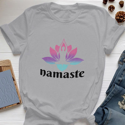Olivenorma – T-Shirt aus Baumwolle mit „Namaste Lotus“-Print