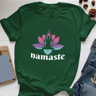 Olivenorma – T-Shirt aus Baumwolle mit „Namaste Lotus“-Print