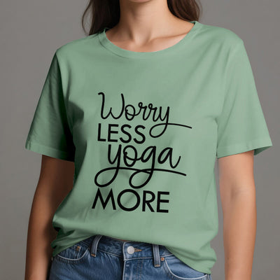 Olivenorma Yoga-T-Shirt mit dem Aufdruck „Worry Less, Yoga More“ - image 19