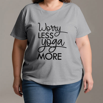 Olivenorma Yoga-T-Shirt mit dem Aufdruck „Worry Less, Yoga More“ - image 3