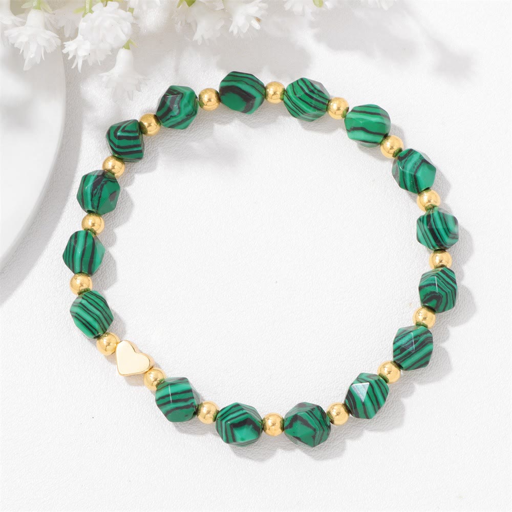 Olivenorma – 8 mm großes Armband mit facettierten Edelsteinen und Herzperlen - Malachit - image 1