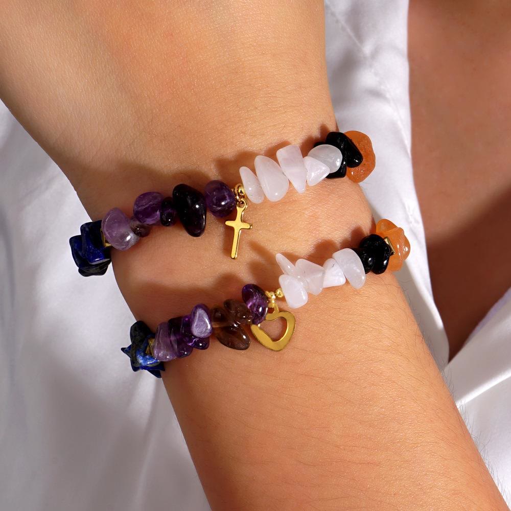Olivenorma Stretch-Armband mit Heilkristallen und Regenbogen-Kieskreuz - image 9