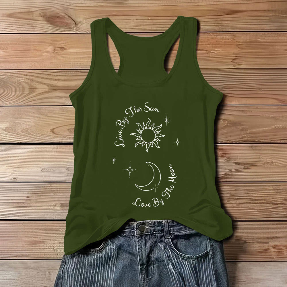 Olivenorma „Live By The Sun, Love By Moon“ Komfort-Tanktop „Mond und Sonne“ - Grün - 3XL - image 1
