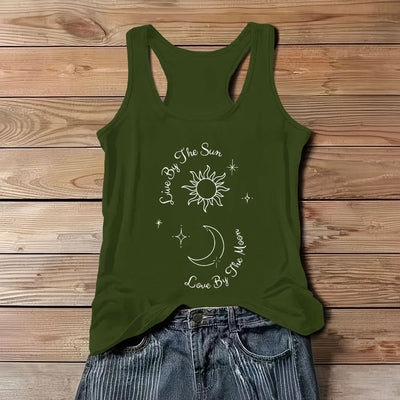 Olivenorma „Live By The Sun, Love By Moon“ Komfort-Tanktop „Mond und Sonne“ - Grün - 3XL - image 1