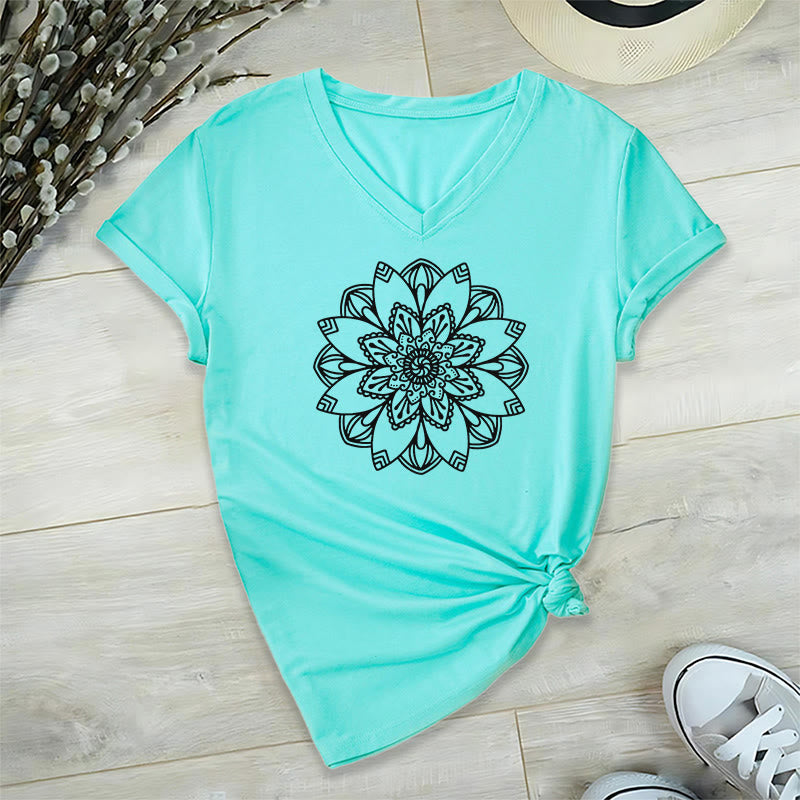Olivenorma Mandala Floral Tee V-Ausschnitt Regular Fit Lotus Spirituelles T-Shirt - Cyan - 2XL - image 16