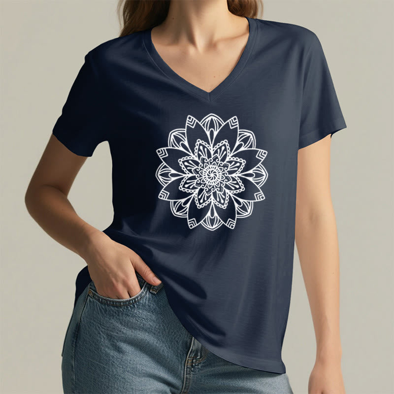 Olivenorma Mandala Floral Tee V-Ausschnitt Regular Fit Lotus Spirituelles T-Shirt - image 23