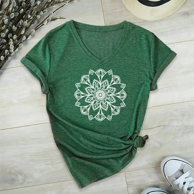 Olivenorma Mandala Floral Tee V-Ausschnitt Regular Fit Lotus Spirituelles T-Shirt - Grün - 2XL - image 18